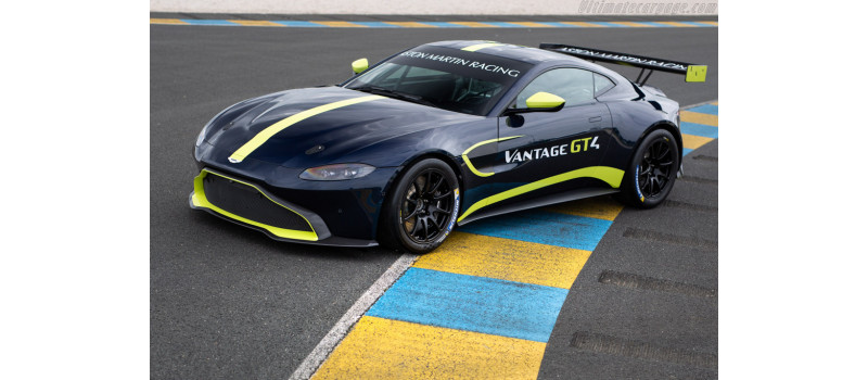Aston Martin Vantage GT4 Hub Stands